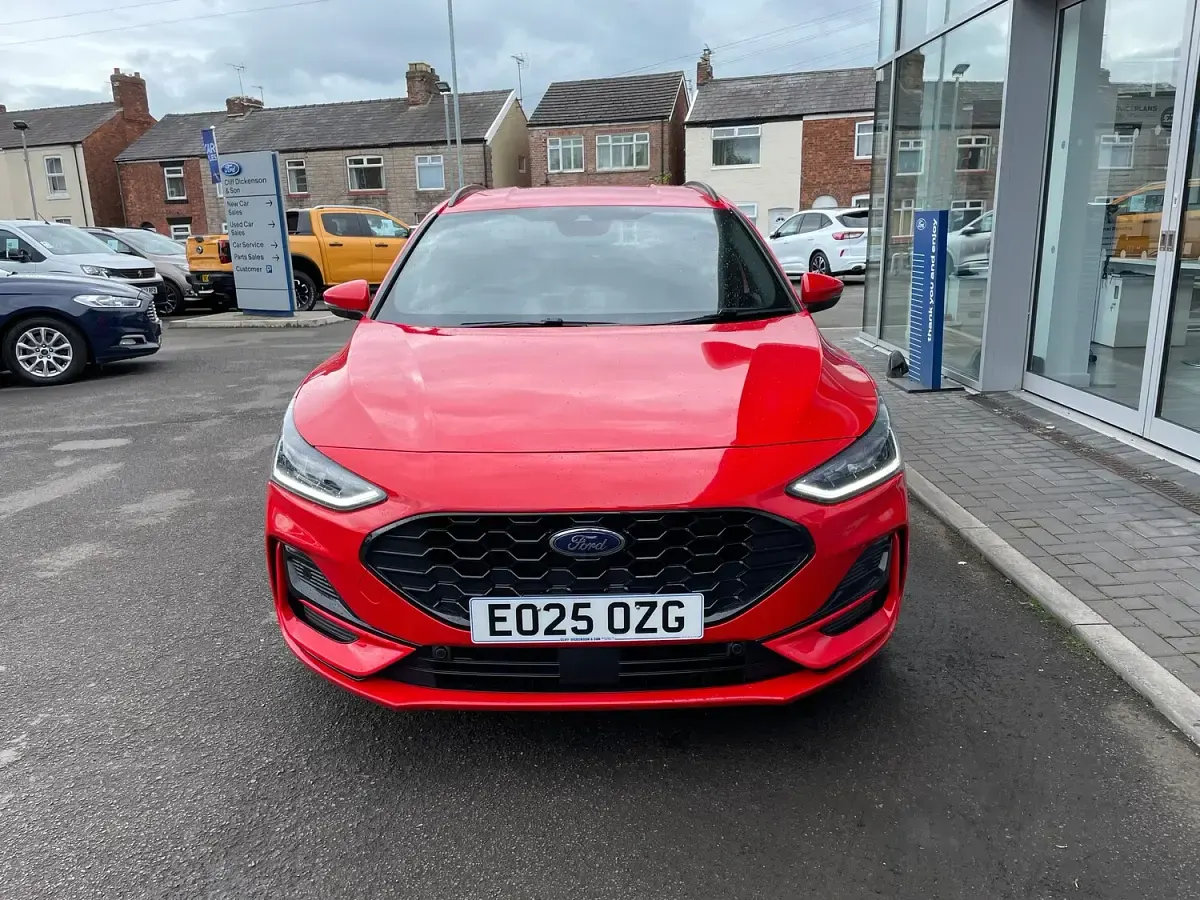 Used Ford Focus ST-Line X 125 HP (91 kW) 2025 Red Estate