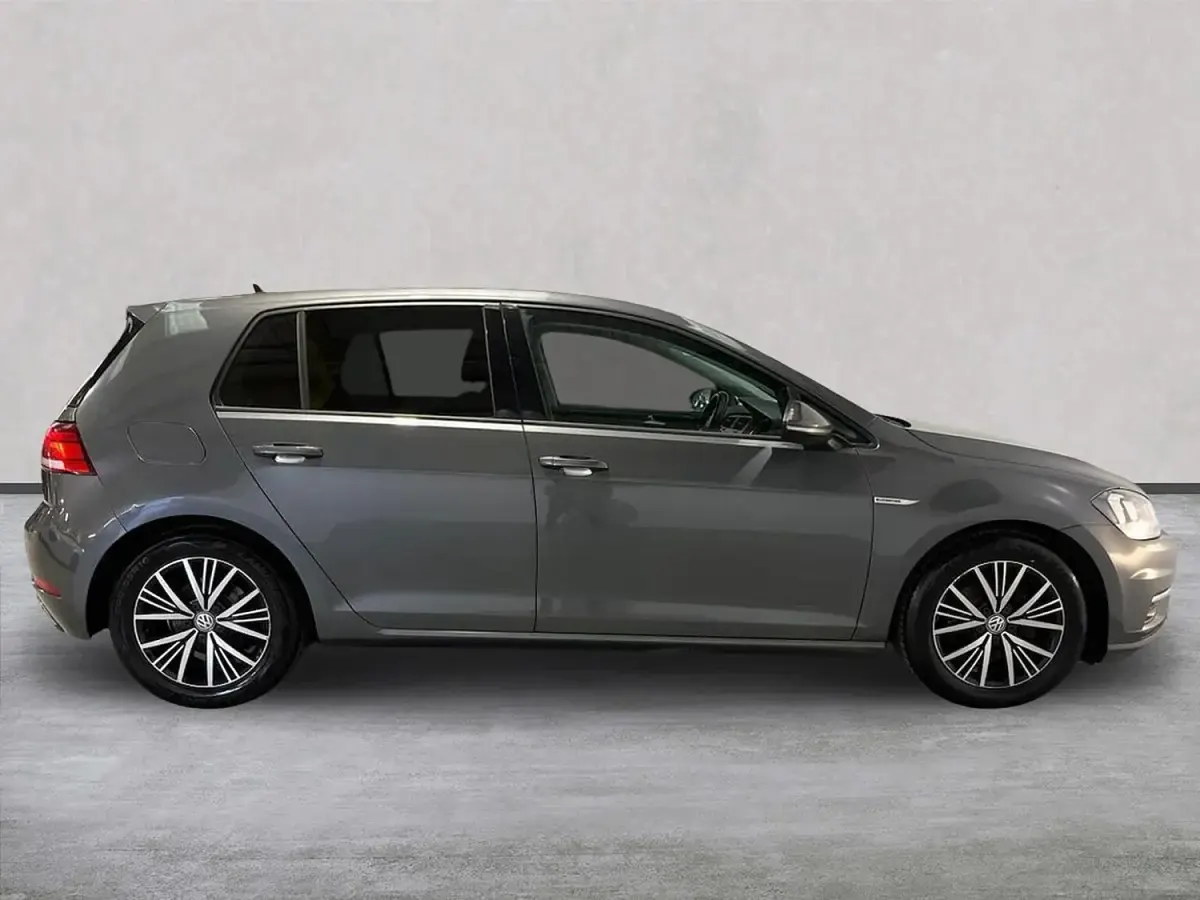 Begagnad VW Golf VII SE 2018 Grå Halvkombi