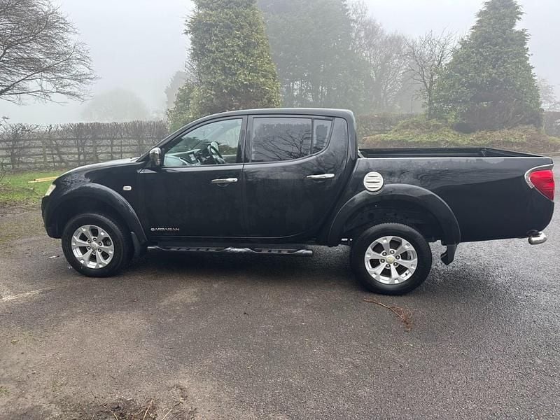 Używany Mitsubishi L200 176 KM (129 kW) 2013 Czarny Pickup