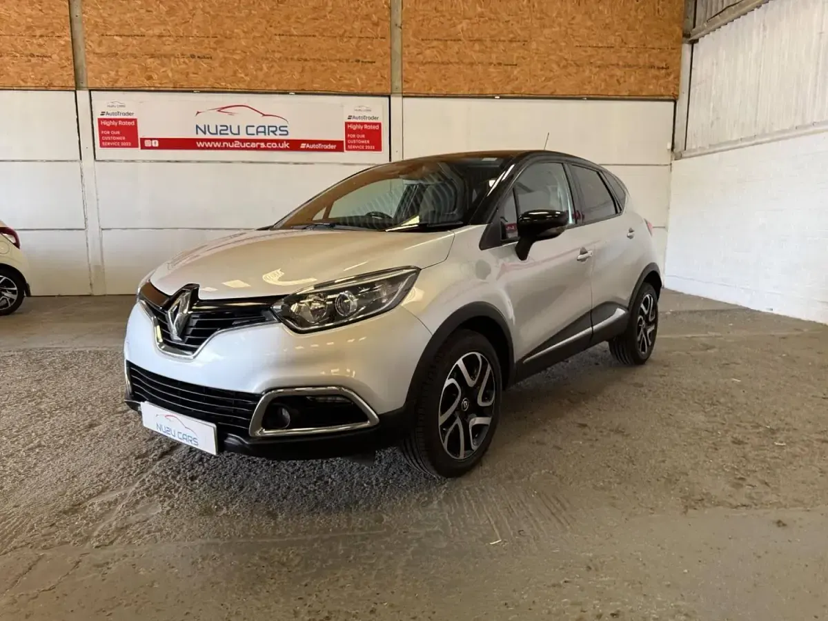 Used Renault Captur Dynamique 2016 Silver/black SUV