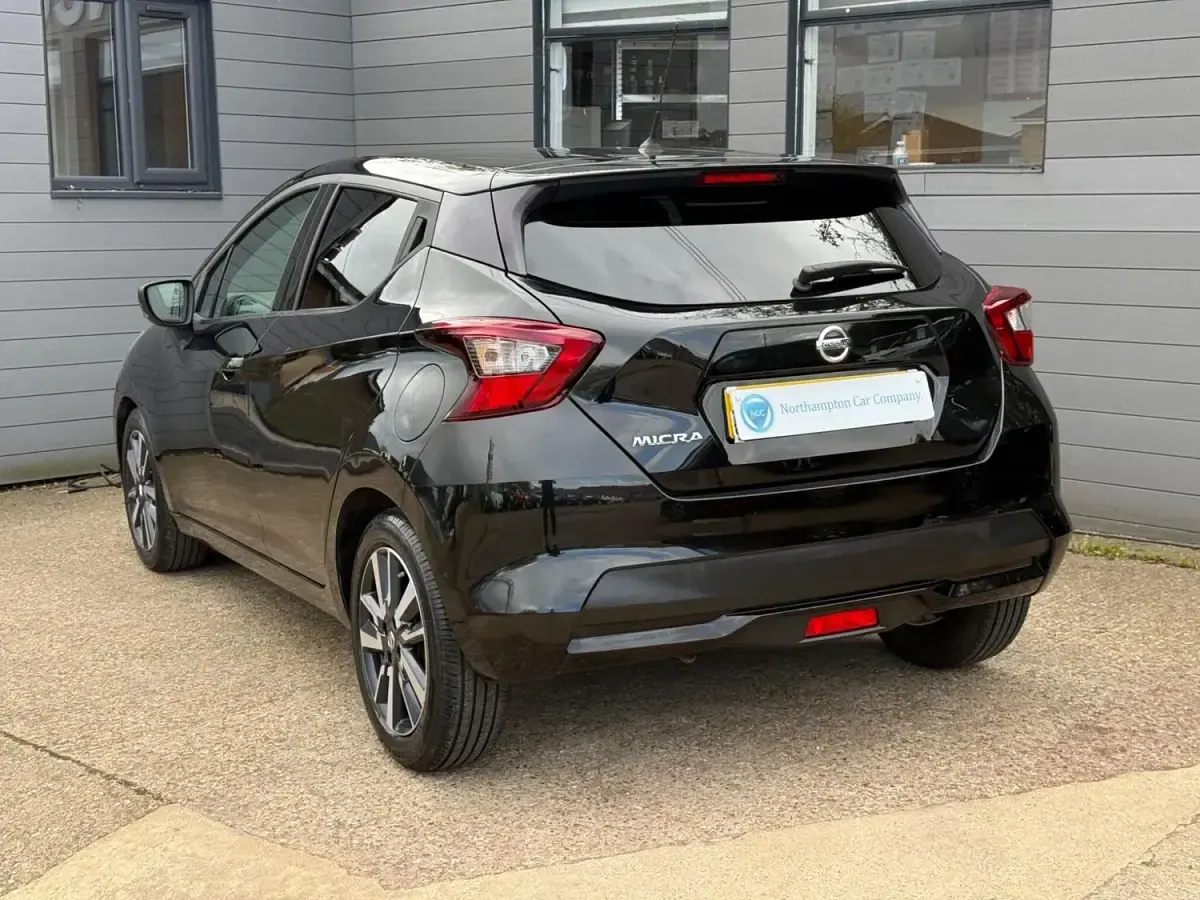 Usado Nissan Micra N-Connecta 90 HP (66 kW) 2018 Preto Citadino
