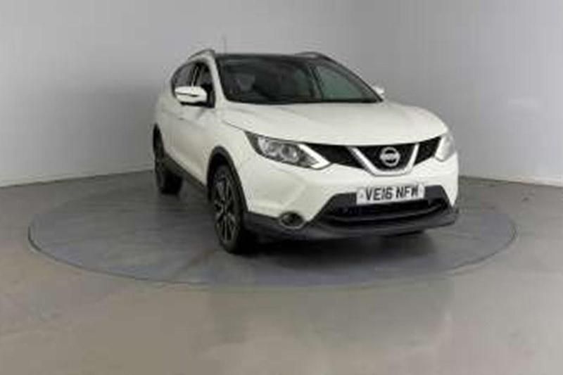 Used Nissan Qashqai N-Vision 2016 Blade silver SUV