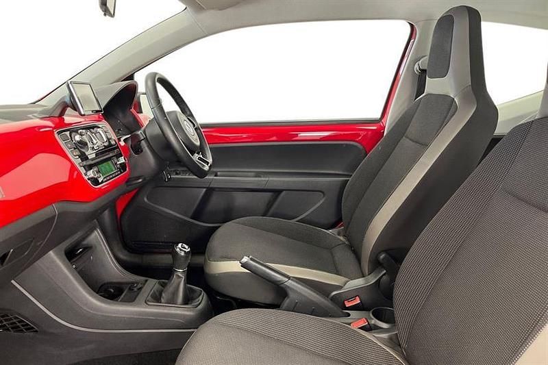 Begagnad VW up! 75 HK (55 kW) 2014 Röd Halvkombi