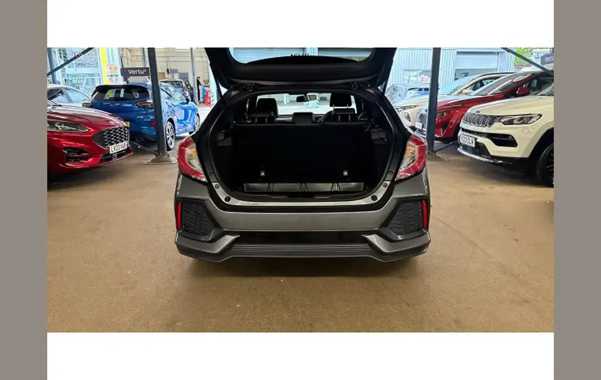 Used Honda Civic Prestige 180 HP (132 kW) 2017 Grey Hatchback