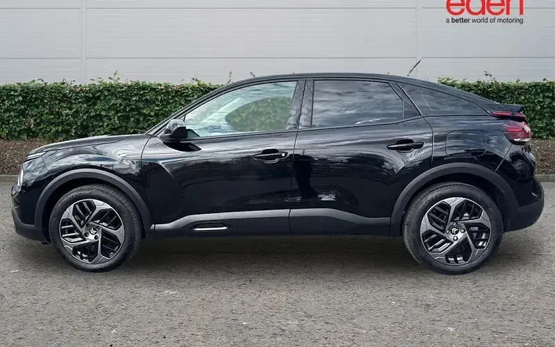 Used Citroën C4 PureTech 102 HP (75 kW) 2024 Black SUV