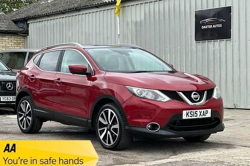 Red Used 2015 Nissan Qashqai Tekna SUV | £6,650 (Fair price) - Image 1/1