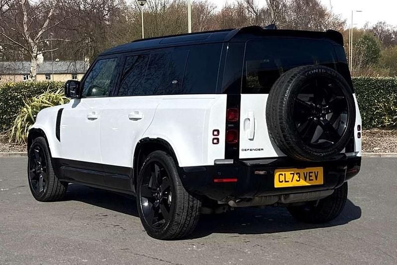 Used Land Rover Defender SE Dynamic 245 HP (180 kW) 2023 White SUV