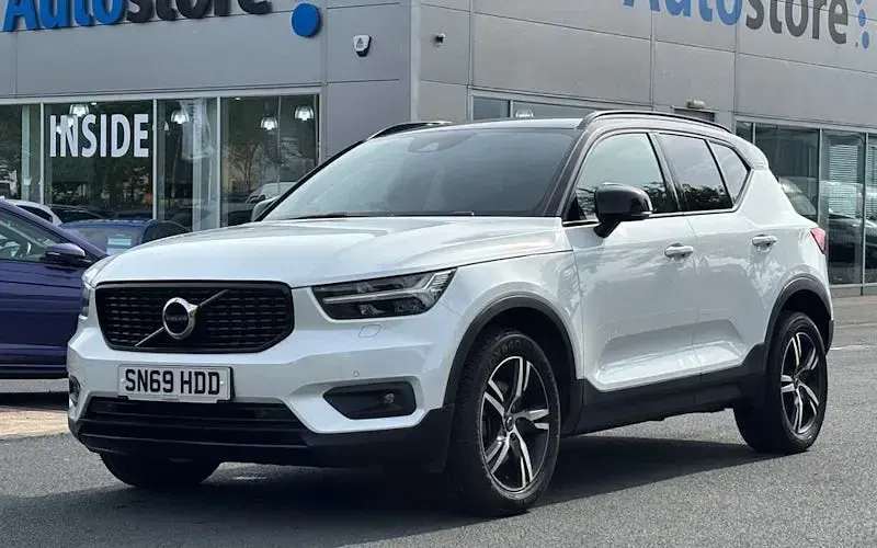 Usado Volvo XC40 R-Design 190 CV (139 kW) 2020 SUV