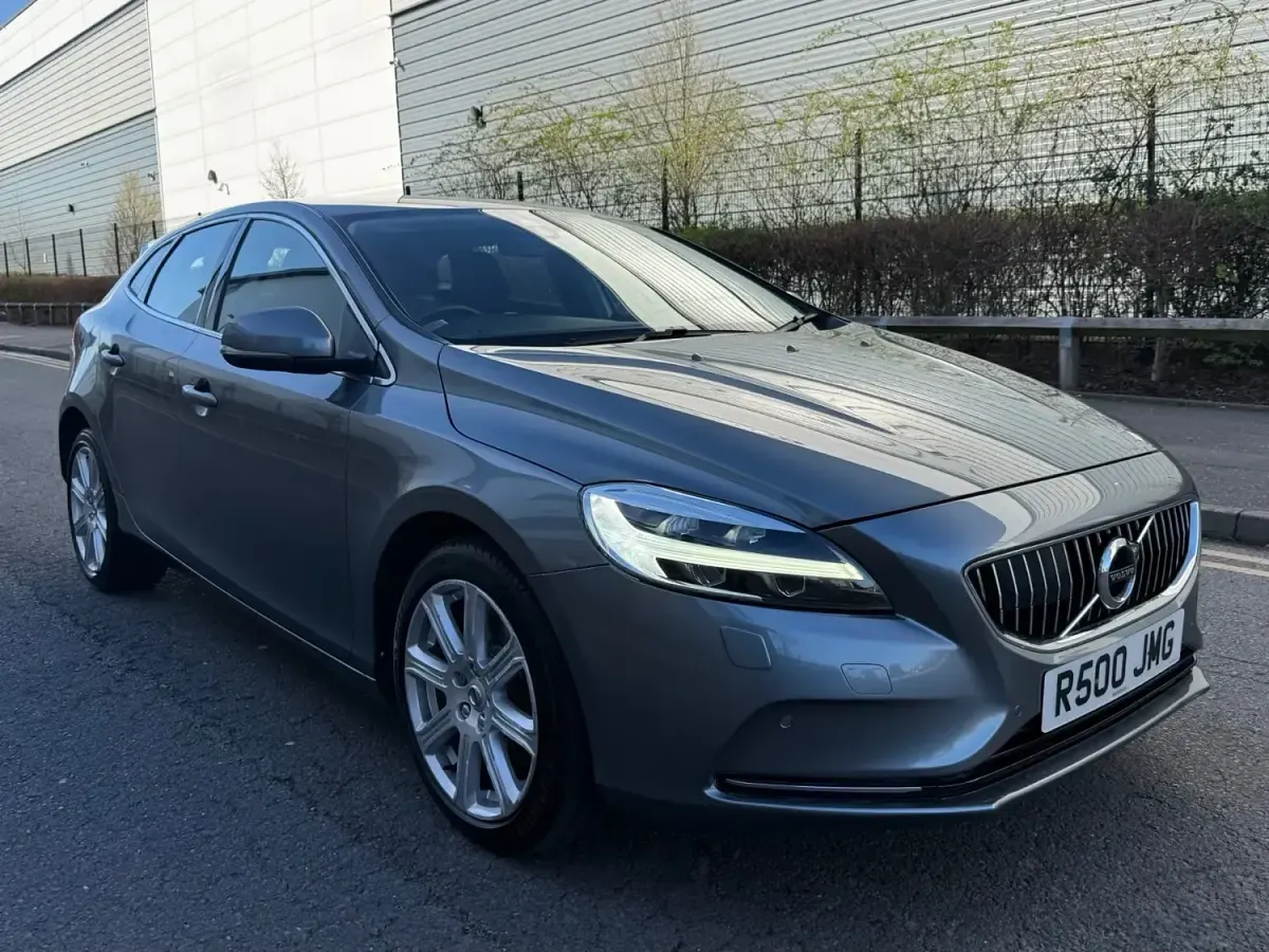 Używany Volvo V40 Inscription 2019 Szary Hatchback