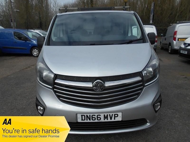 Used Vauxhall Vivaro Sportive 120 HP (88 kW) 2016 Silver MPV
