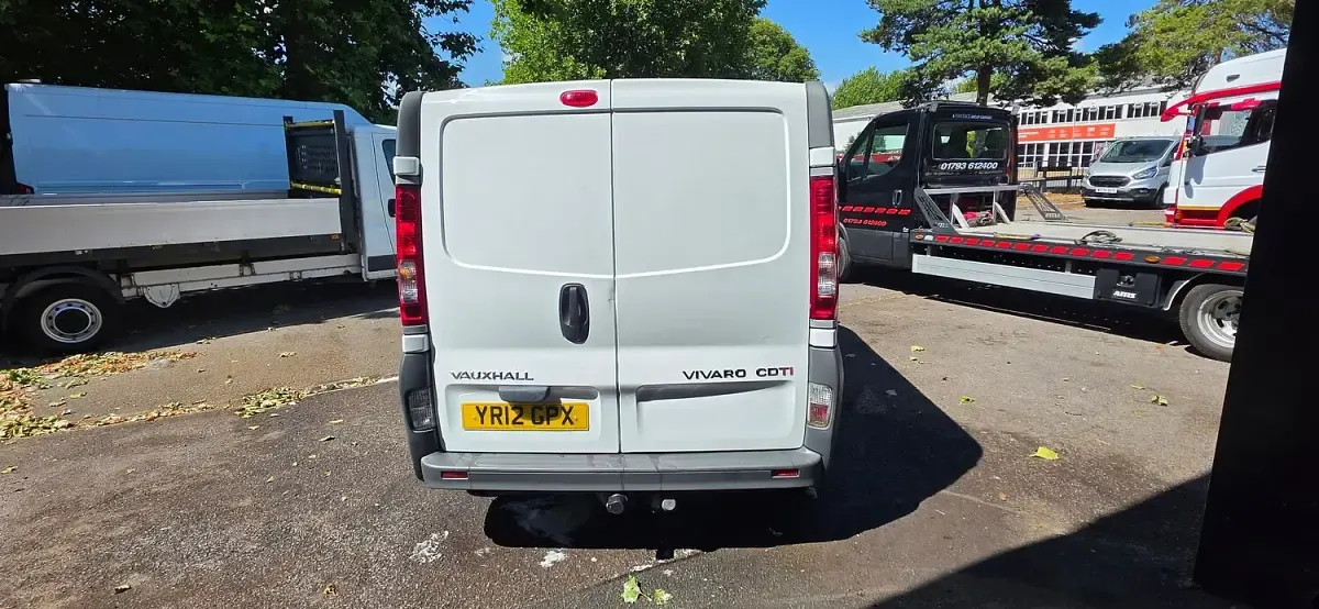 Used Vauxhall Vivaro 115 HP (84 kW) 2012 White MPV