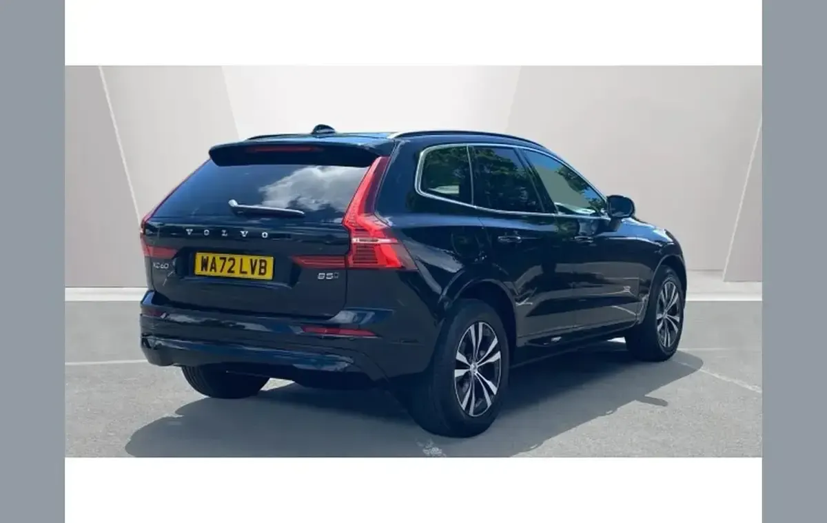 Used Volvo XC60 Core 247 HP (181 kW) 2022 Black SUV