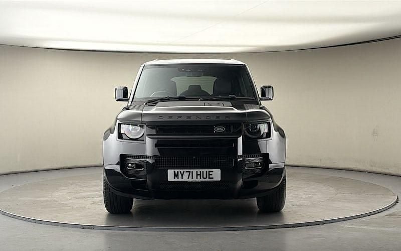 Used Land Rover Defender HSE Dynamic 404 HP (297 kW) 2024 SUV