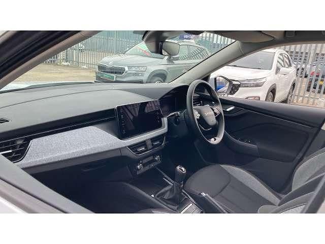 Used Skoda Kamiq SE 95 HP (69 kW) 2025 White SUV