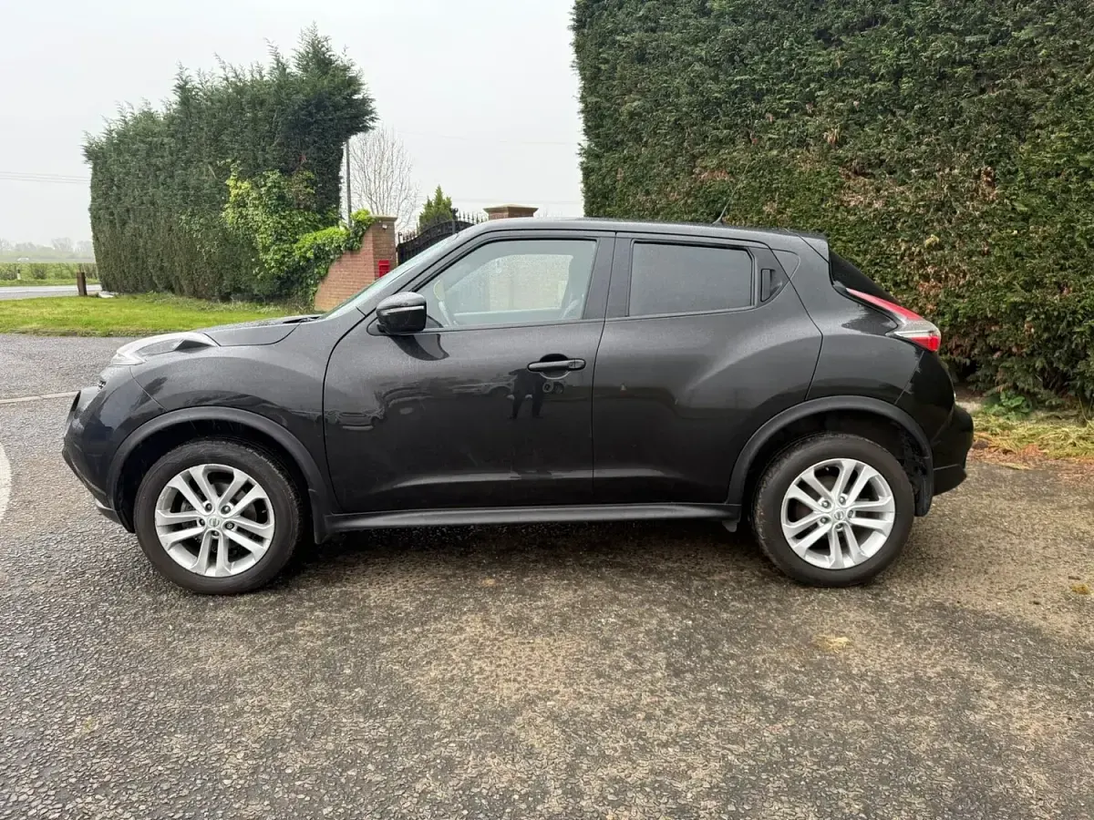 Used Nissan Juke N-Connecta 113 HP (83 kW) 2017 Black SUV