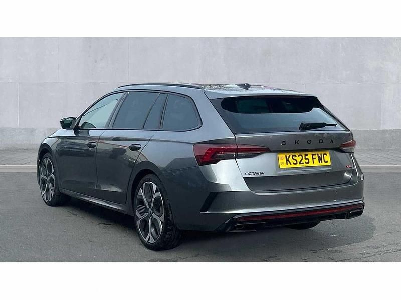 Used Skoda Octavia vRS 265 HP (194 kW) 2025 Graphite grey metallic Estate