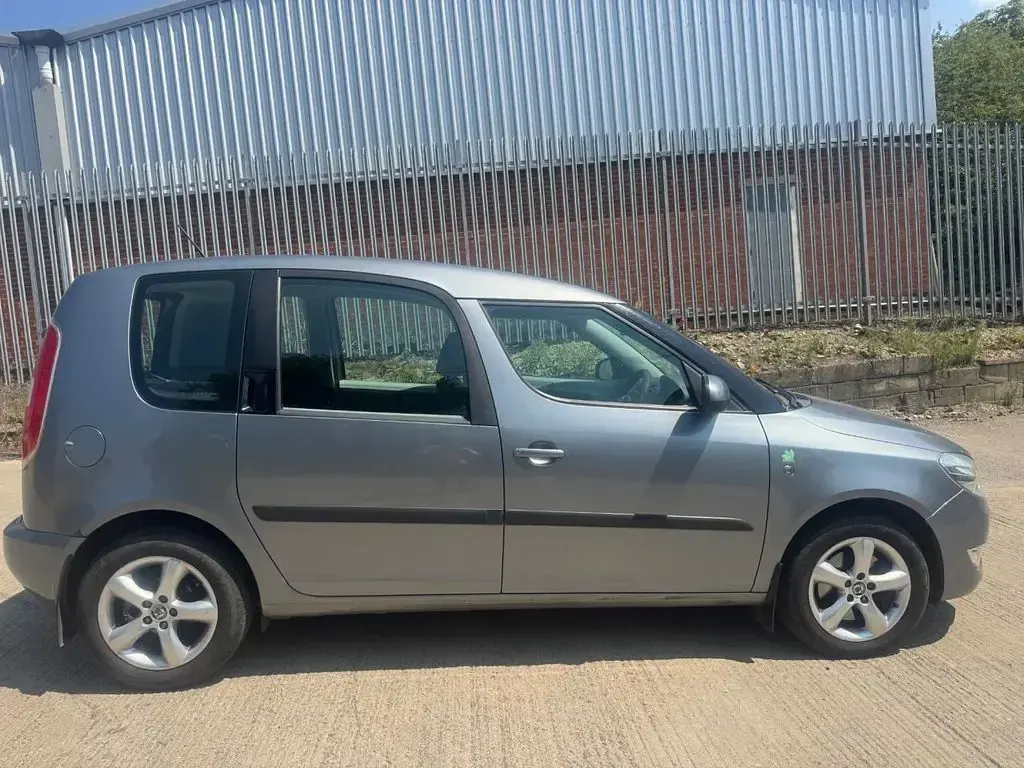 Used Skoda Roomster GreenLine 75 HP (55 kW) 2012 Grey MPV