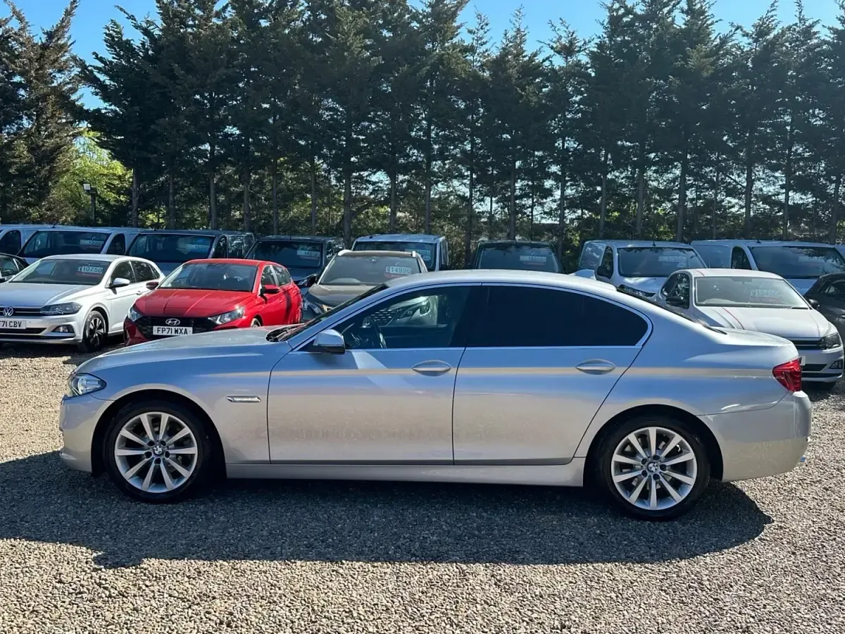 Usado BMW 520 Impressive 2016 Plateado Berlina