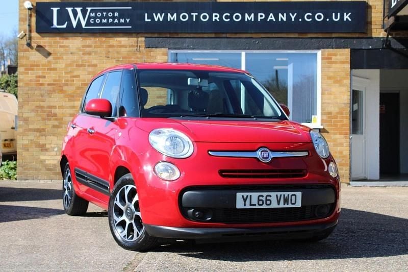 Used Fiat 500L Pop Star 95 HP (69 kW) 2017 Red MPV