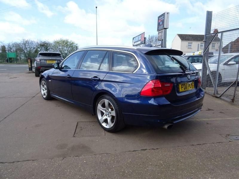 Used BMW 318 Exclusive 2011 Blue Estate