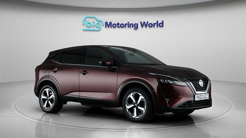Used 2022 Nissan Qashqai N-Connecta SUV | £16,479 (Fair price) - Image 1/4
