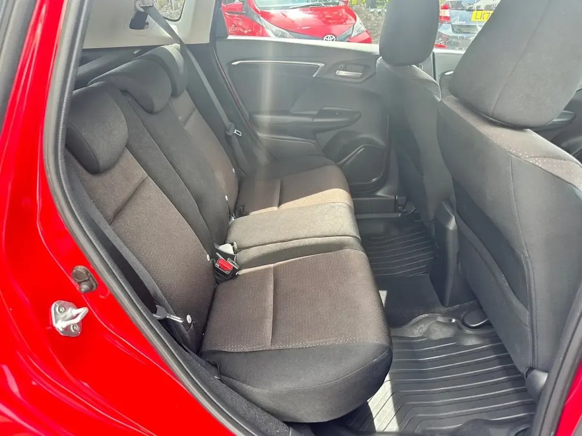 Used Honda Jazz EX 102 HP (75 kW) 2016 Red Hatchback