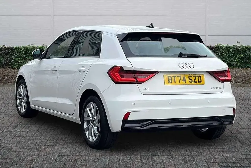Used Audi A1 Sport 94 HP (69 kW) 2024 White SUV