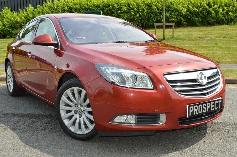 Pomegranate red metallic Used 2010 Vauxhall Insignia Elite Hatchback | £3,900 (Fair price) - Image 1/4