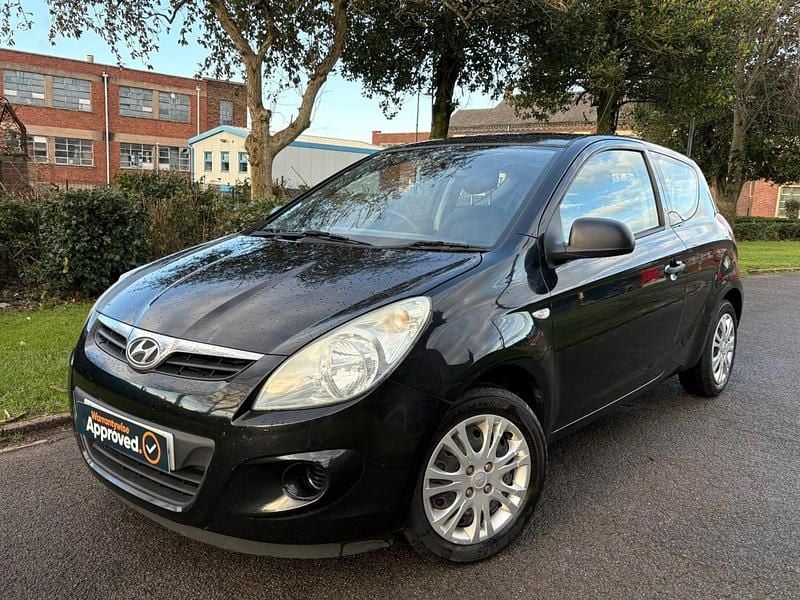 Used Hyundai i20 Classic 78 HP (57 kW) 2009 Black Hatchback