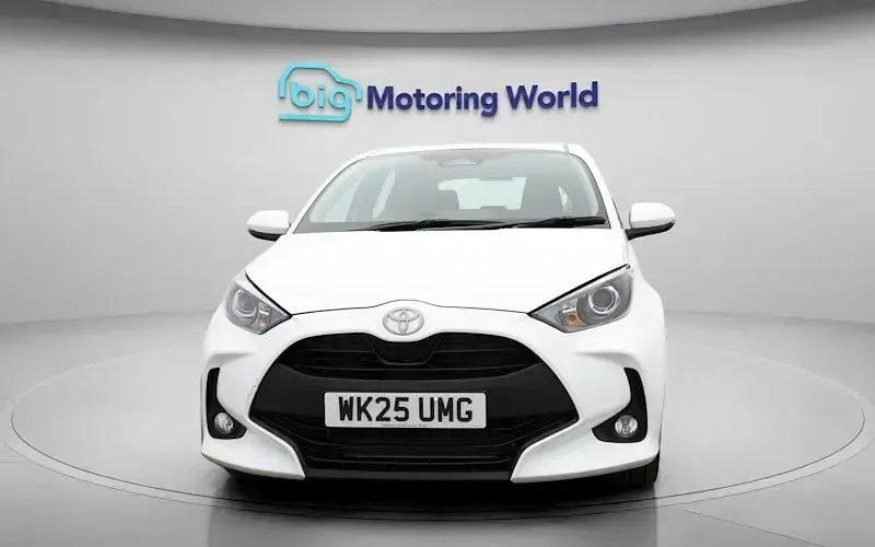 Used Toyota Yaris 116 HP (85 kW) 2025 White Hatchback