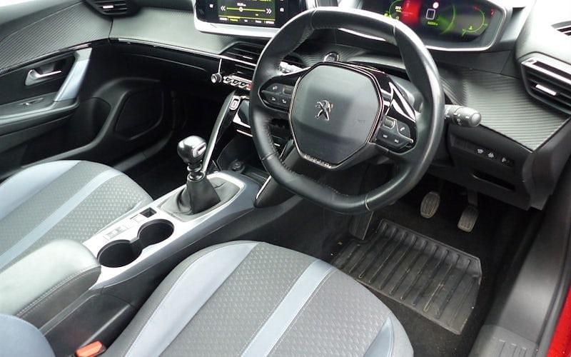 Used Peugeot 2008 Allure 101 HP (74 kW) 2021 SUV