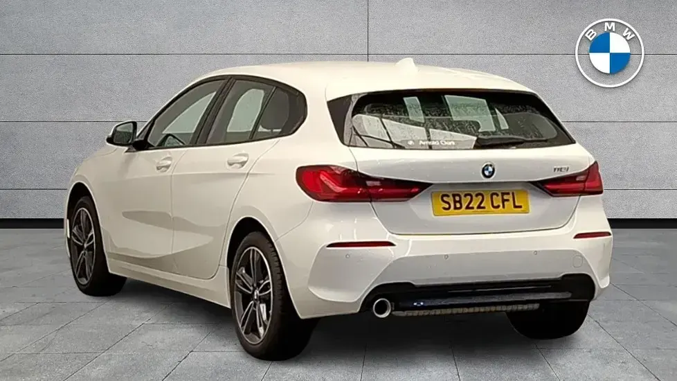 Used BMW 118 Sport Line 136 HP (100 kW) 2022 White Hatchback