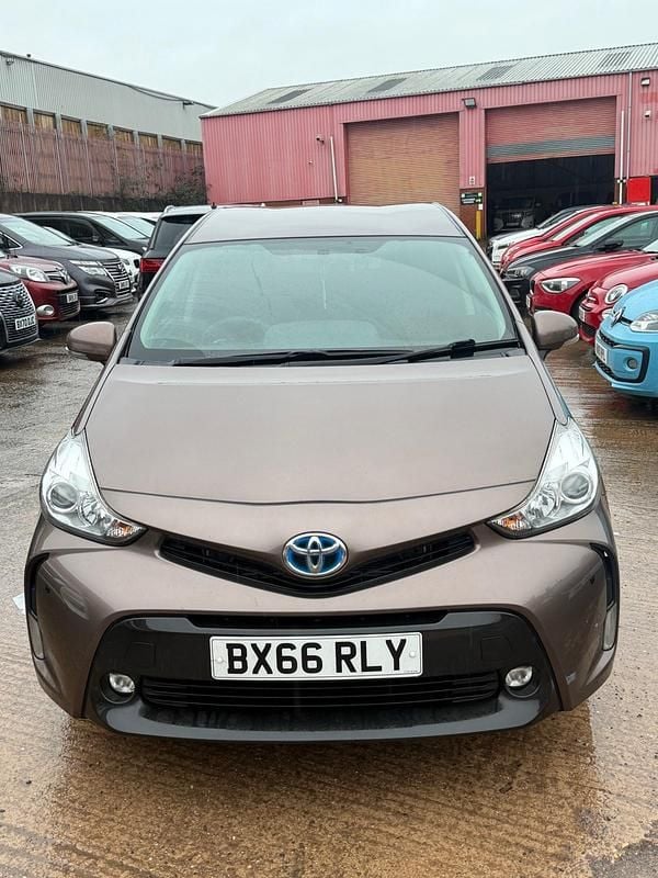 Used Toyota Prius 122 HP (89 kW) 2016 Brown Hatchback