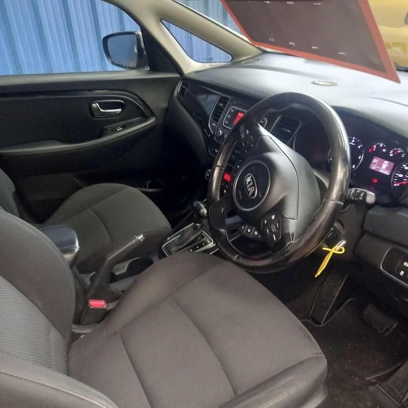 Used Kia Carens 134 HP (98 kW) 2014 Silver MPV