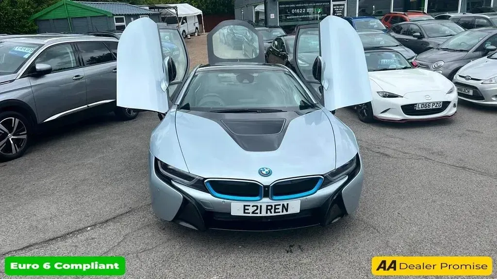 Used BMW i8 Comfort Edition 362 HP (266 kW) 2015 Silver Coupe
