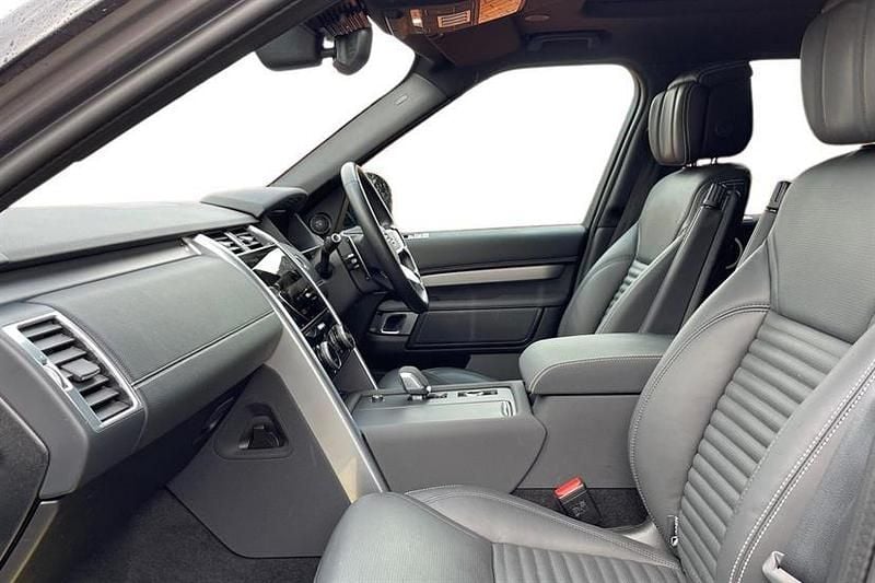 Used Land Rover Discovery 5 HSE Dynamic 350 HP (257 kW) 2024 Santorini black SUV