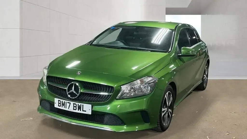 Used Mercedes A180 SE 2017 Green Hatchback