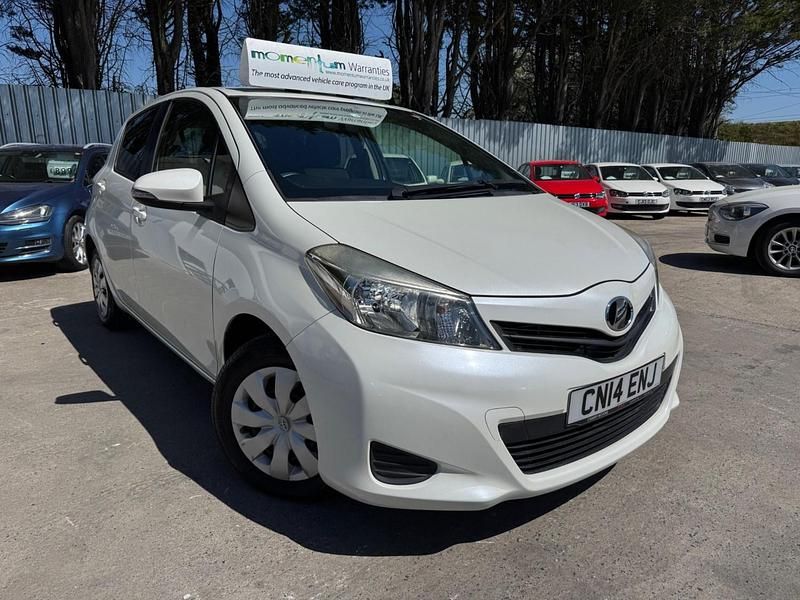 White Used 2012 Toyota Yaris Hatchback | £6,995 (Fair price) - Image 1/3