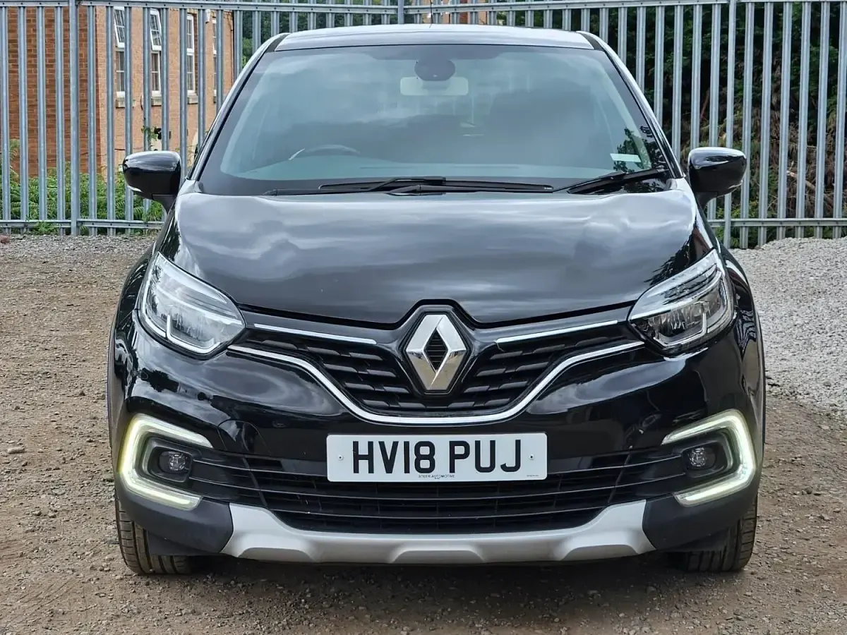 Used Renault Captur Dynamique 90 HP (66 kW) 2018 Black SUV