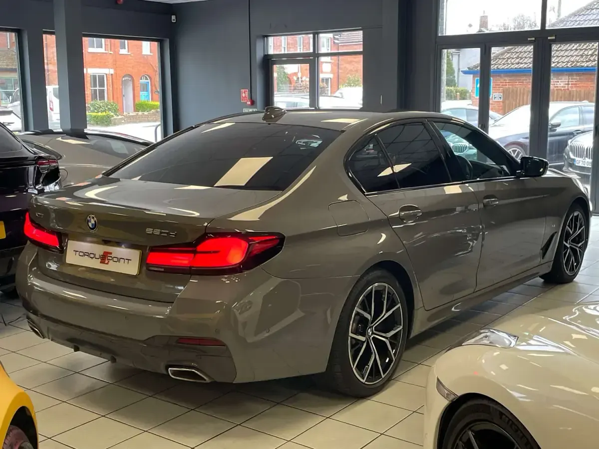 Usado BMW 520 M Sport 2021 Gris Berlina