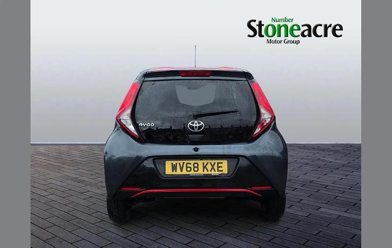 Used Toyota Aygo x-press 68 HP (50 kW) 2018 Grey Hatchback