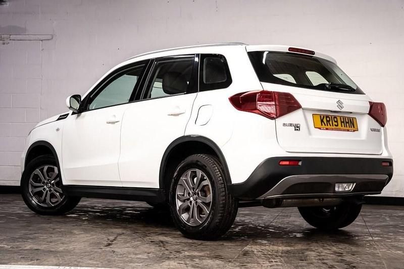 Used Suzuki Vitara SZ4 2019 White Hatchback
