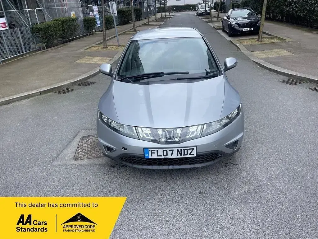 Używany Honda Civic SE 2007 Srebrny Hatchback