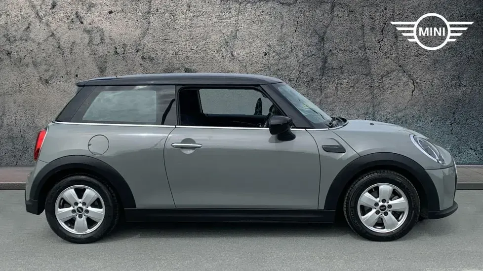 Used Mini Cooper Classic 134 HP (98 kW) 2022 Grey Hatchback