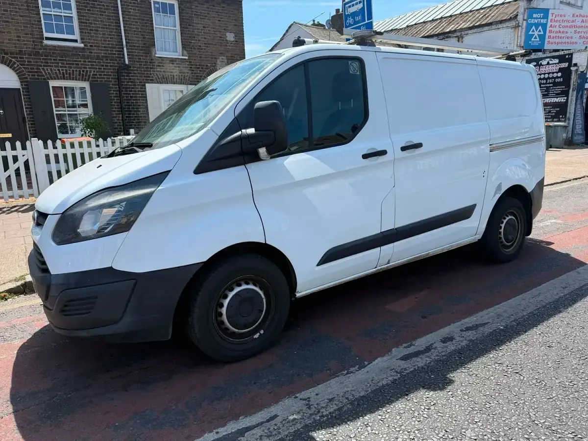 Used Ford Transit Custom 105 HP (77 kW) 2017 White Van