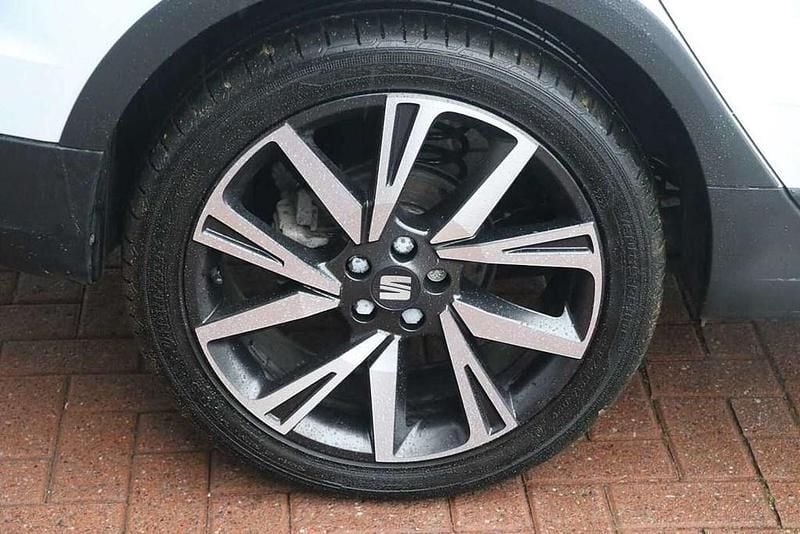 Used Seat Arona FR 108 HP (79 kW) 2023 White SUV