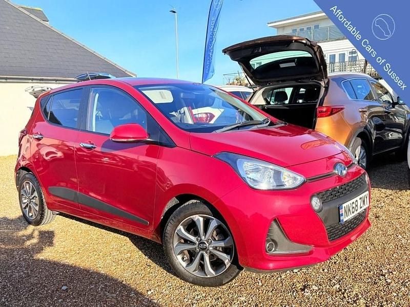 Used Hyundai i10 Premium SE 87 HP (63 kW) 2018 Red Hatchback