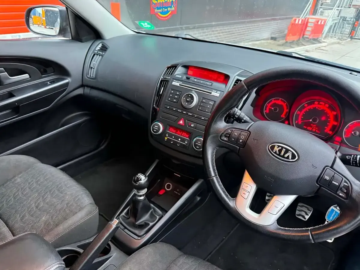 Used Kia Ceed 2012 Silver Hatchback