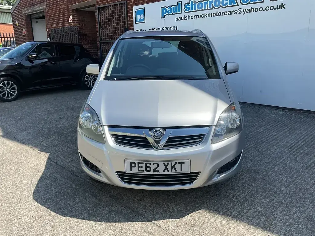 Used Vauxhall Zafira Excite 115 HP (84 kW) 2012 Silver MPV