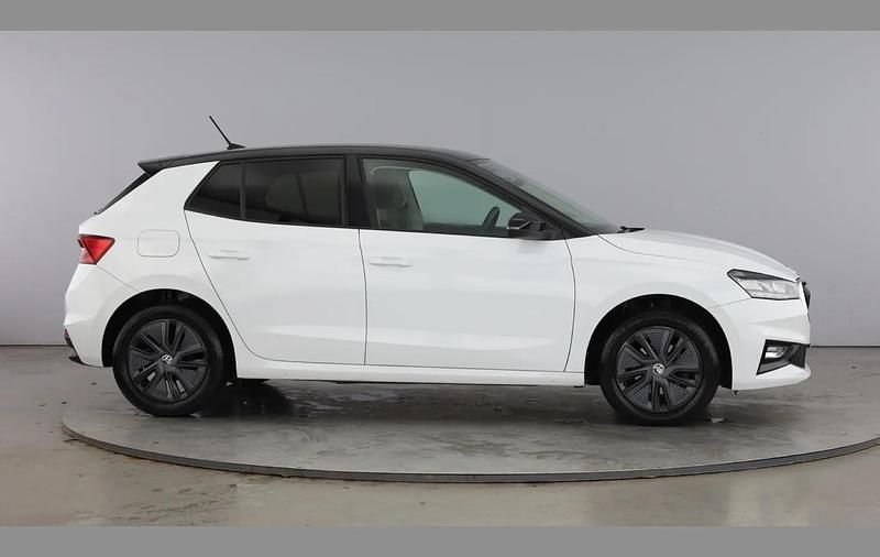 Used Skoda Fabia Colour Edition 108 HP (79 kW) 2023 Moon white Hatchback